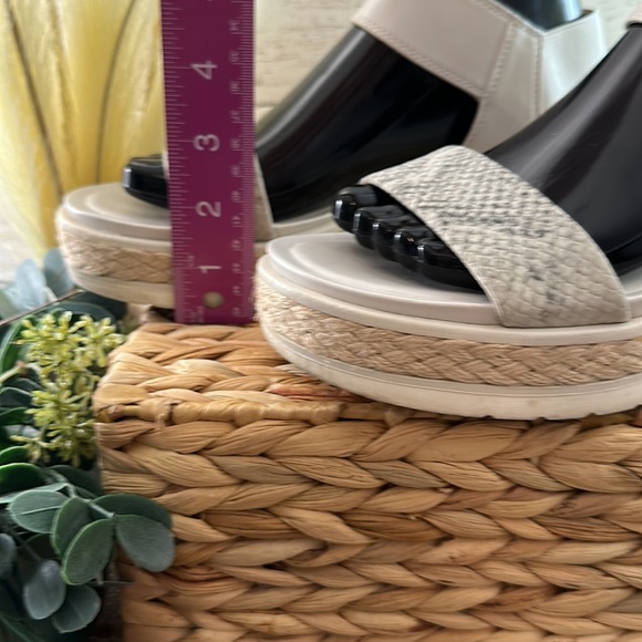 Franco Sarto snake print platform sandal size 8 - Picture 2 of 6